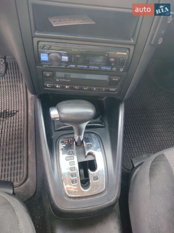 Универсал Volkswagen Golf 2002 в Буче