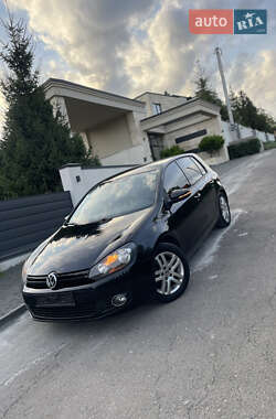 Хэтчбек Volkswagen Golf 2010 в Львове