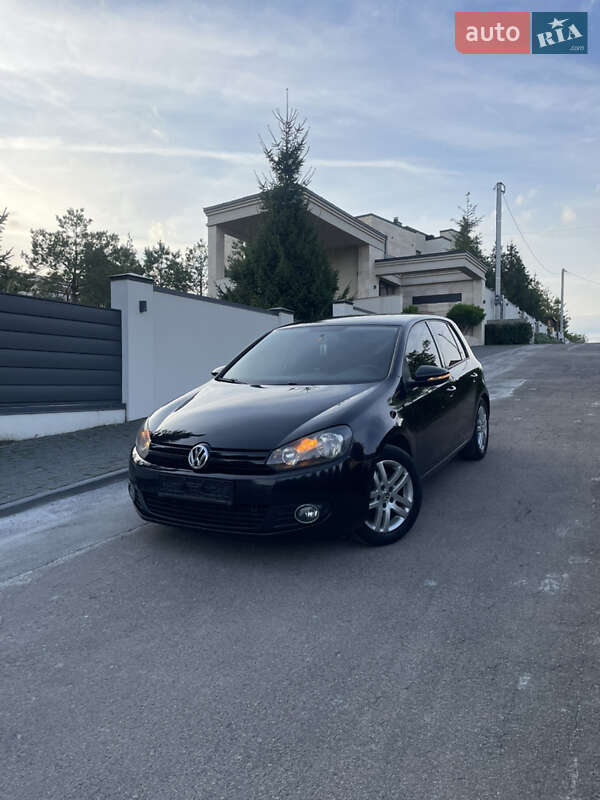 Хетчбек Volkswagen Golf 2010 в Львові