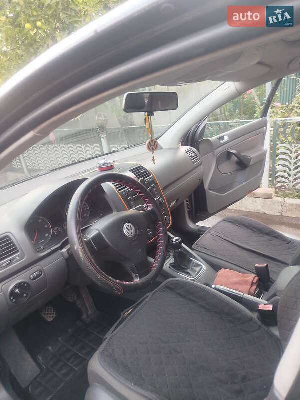 Хетчбек Volkswagen Golf 2006 в Синельниковому