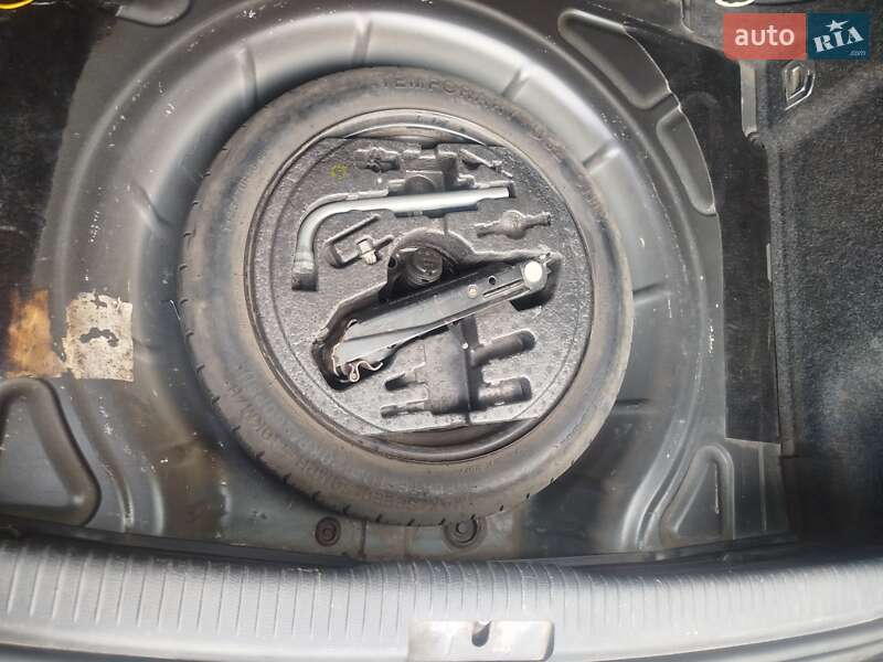 Хетчбек Volkswagen Golf 2006 в Синельниковому