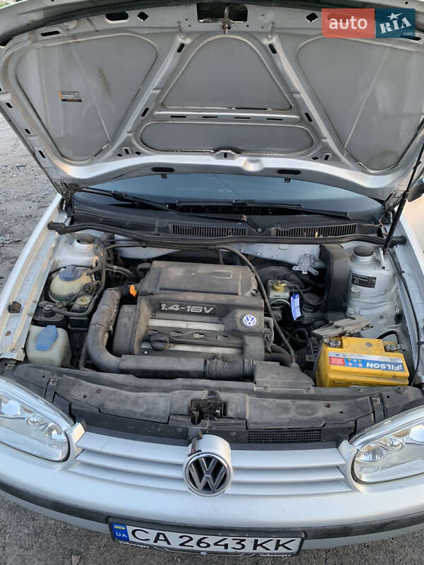 Хэтчбек Volkswagen Golf 2000 в Тальном