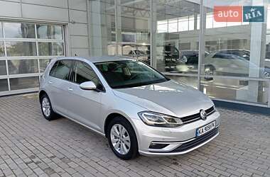 Хэтчбек Volkswagen Golf 2019 в Киеве