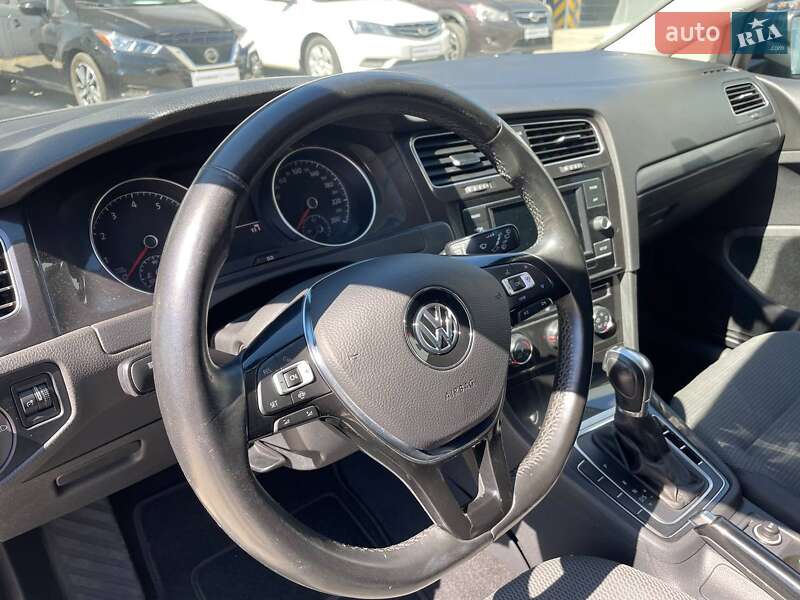 Универсал Volkswagen Golf 2019 в Одессе