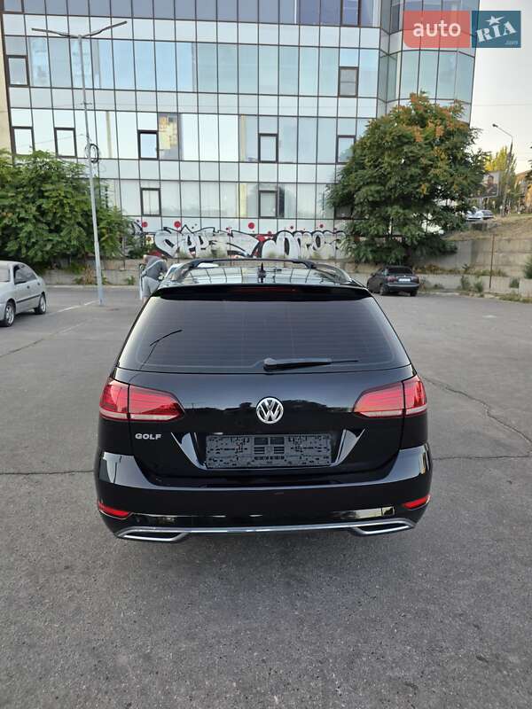 Універсал Volkswagen Golf 2019 в Запоріжжі