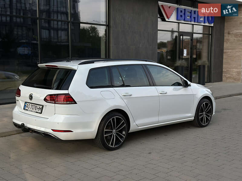 Універсал Volkswagen Golf 2017 в Ужгороді