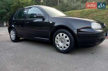 Хэтчбек Volkswagen Golf 2003 в Львове