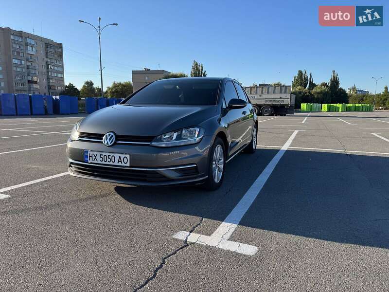 Хэтчбек Volkswagen Golf 2017 в Каменец-Подольском