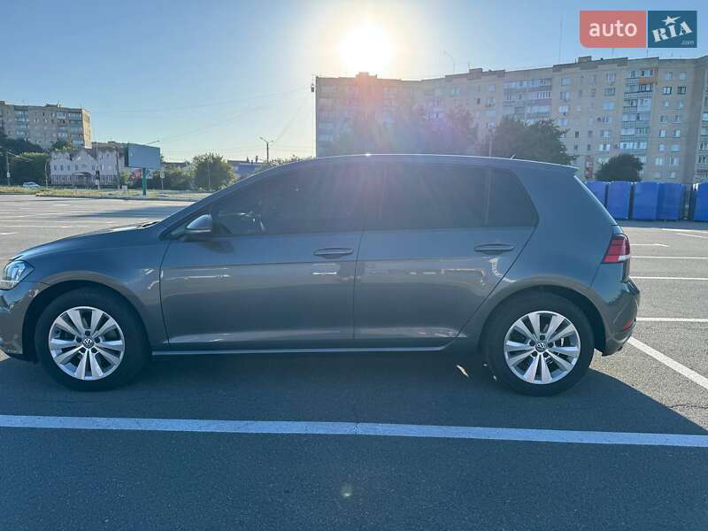 Хэтчбек Volkswagen Golf 2017 в Каменец-Подольском