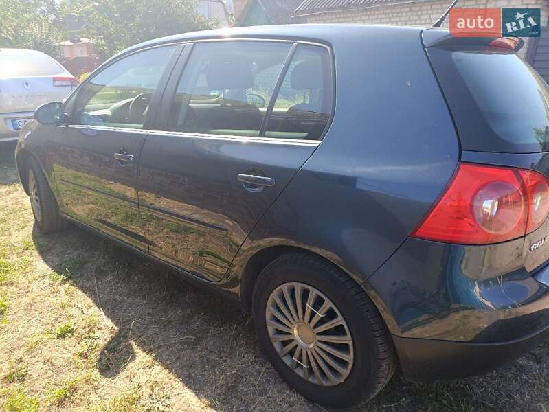 Хэтчбек Volkswagen Golf 2005 в Черкассах