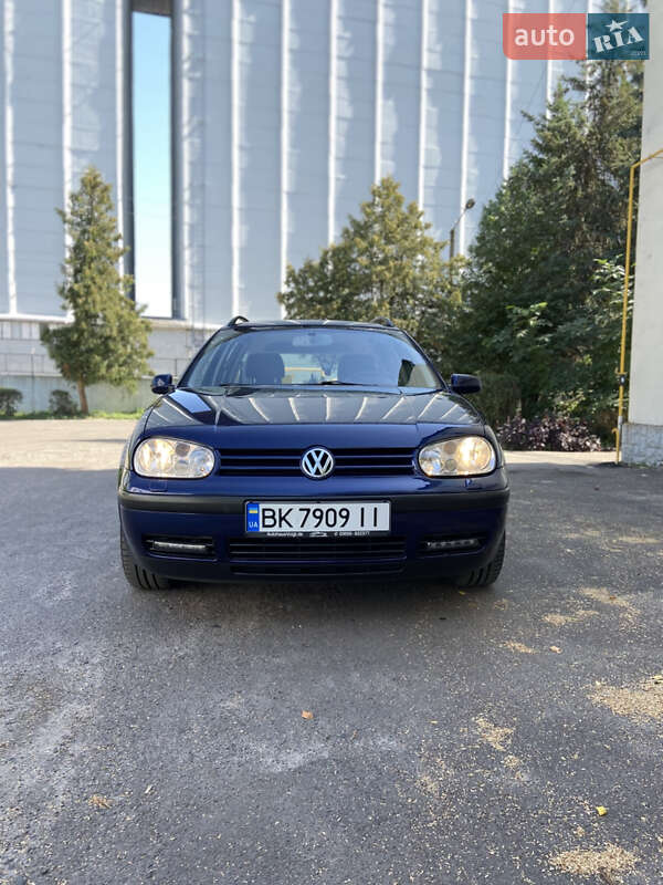 Универсал Volkswagen Golf 2001 в Радивилове