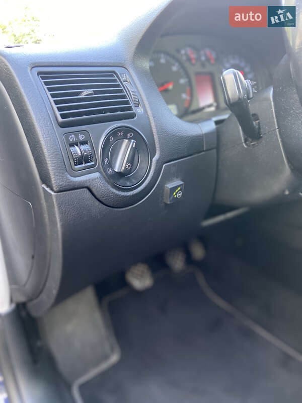 Универсал Volkswagen Golf 2001 в Радивилове