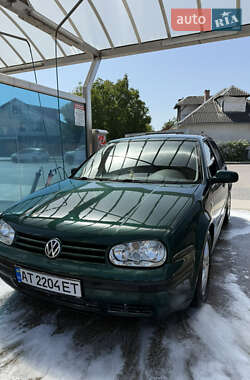 Хэтчбек Volkswagen Golf 2001 в Ивано-Франковске