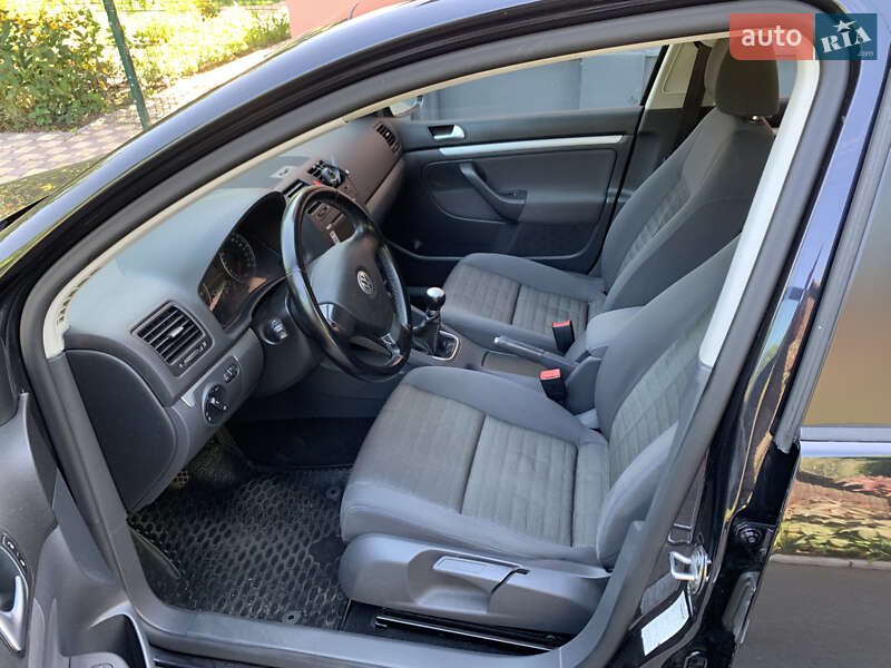 Хэтчбек Volkswagen Golf 2007 в Полтаве