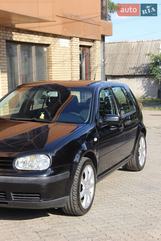 Volkswagen Golf 2003