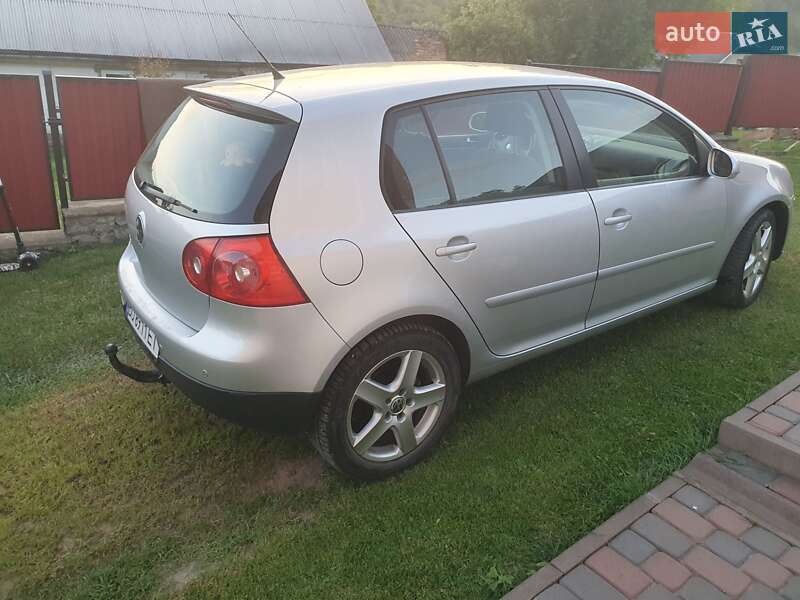 Хэтчбек Volkswagen Golf 2006 в Тернополе