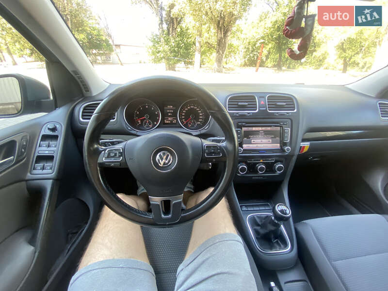 Хетчбек Volkswagen Golf 2010 в Одесі