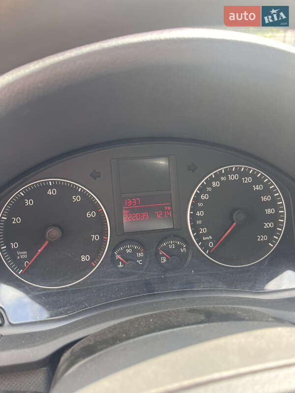 Хетчбек Volkswagen Golf 2005 в Івано-Франківську