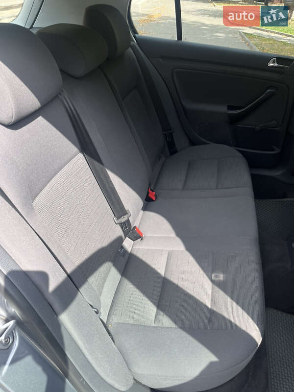 Хетчбек Volkswagen Golf 2005 в Івано-Франківську