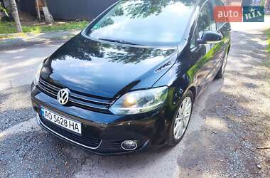 Хетчбек Volkswagen Golf 2009 в Сваляві