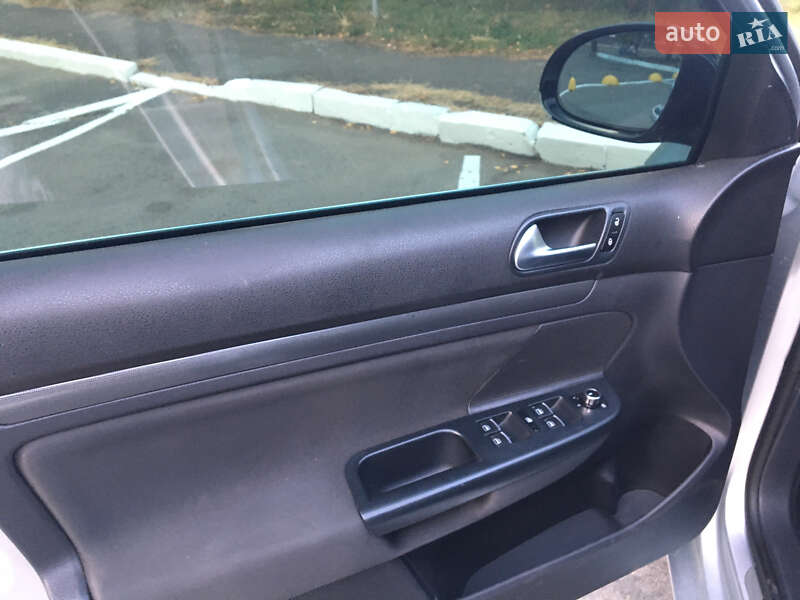 Универсал Volkswagen Golf 2011 в Буковеле