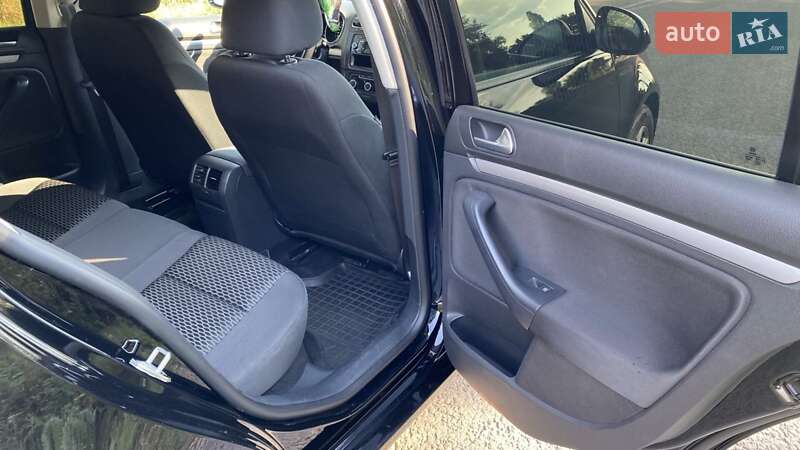 Універсал Volkswagen Golf 2013 в Прилуках