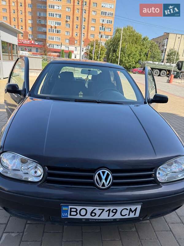 Хетчбек Volkswagen Golf 2002 в Великій Березовиці