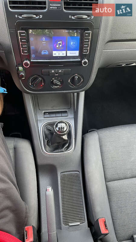 Хетчбек Volkswagen Golf 2006 в Дунаївцях