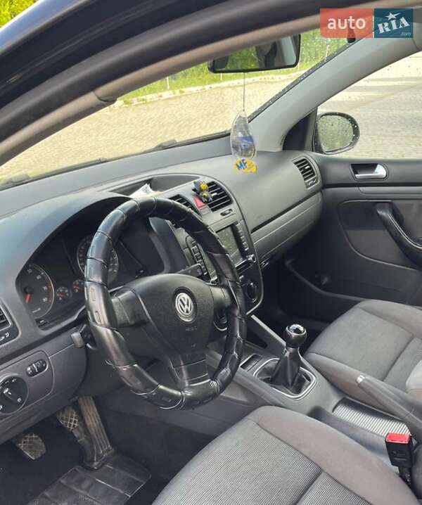 Хетчбек Volkswagen Golf 2006 в Дунаївцях