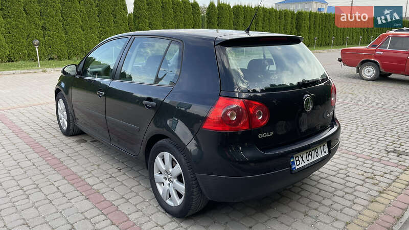 Хетчбек Volkswagen Golf 2006 в Дунаївцях