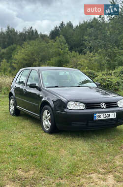 Хетчбек Volkswagen Golf 2001 в Рівному