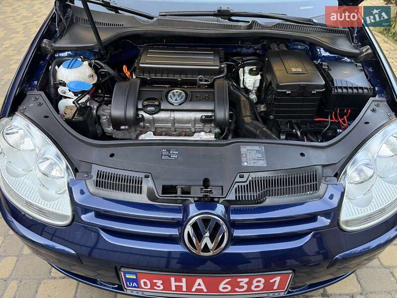 Хетчбек Volkswagen Golf 2007 в Києві