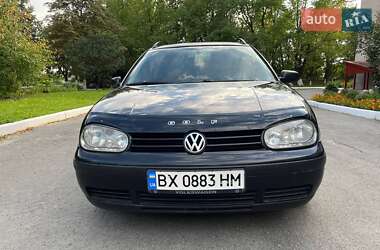 Універсал Volkswagen Golf 2002 в Дунаївцях