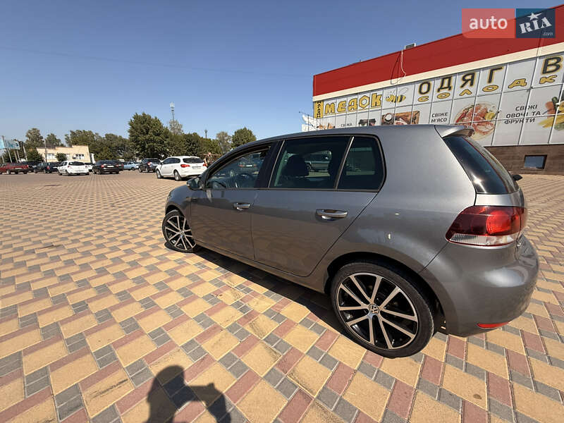 Хетчбек Volkswagen Golf 2009 в Гайсину
