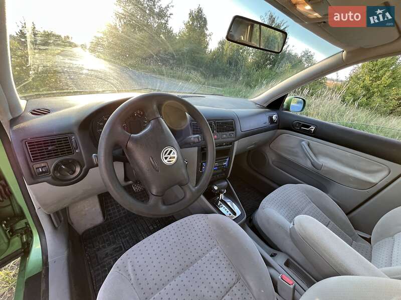 Універсал Volkswagen Golf 1998 в Звягелі