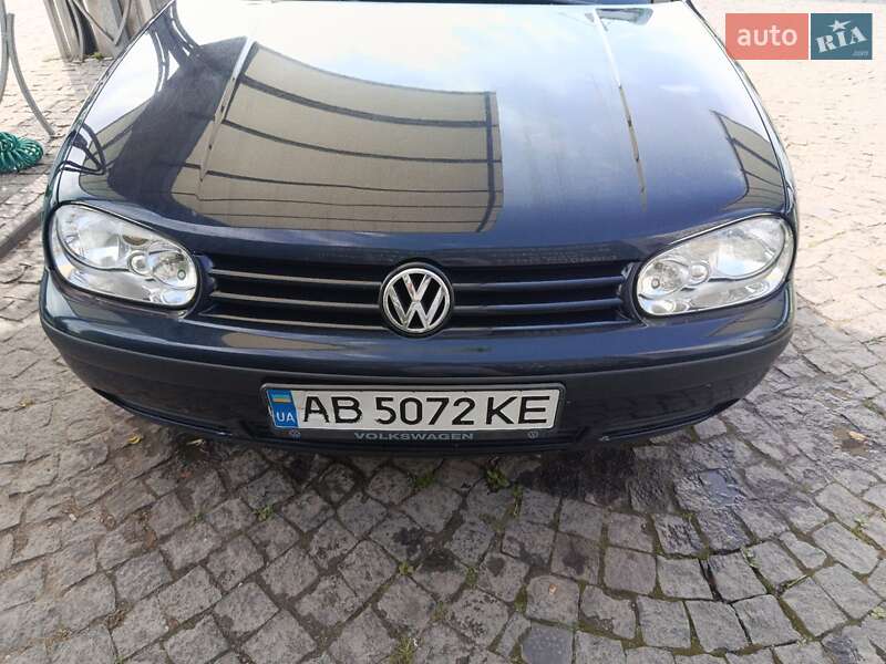 Хэтчбек Volkswagen Golf 2001 в Золочеве