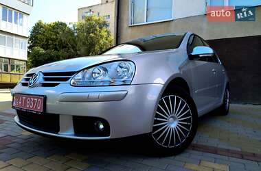 Хетчбек Volkswagen Golf 2006 в Звягелі