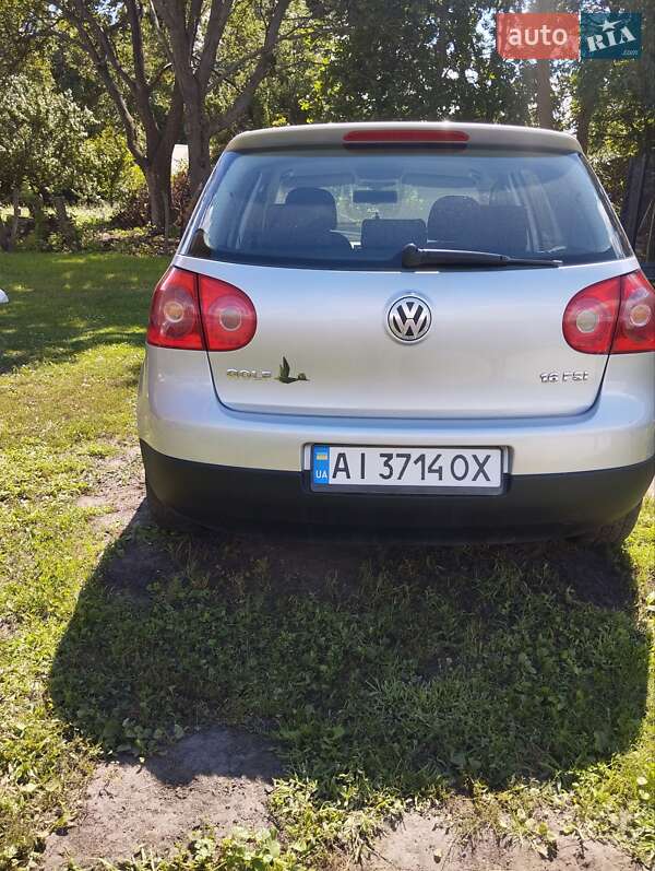 Хетчбек Volkswagen Golf 2004 в Згурівці