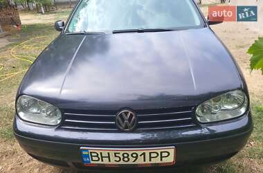 Хетчбек Volkswagen Golf 2003 в Новопетрівці