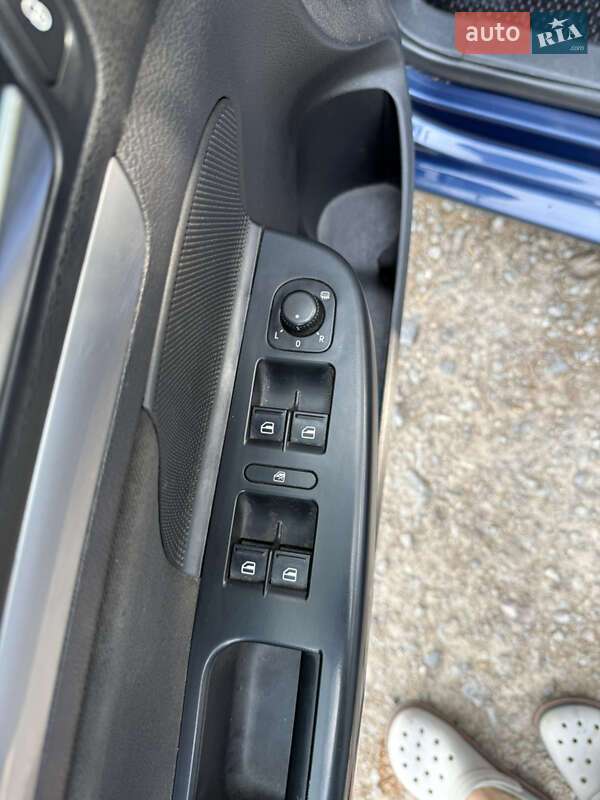 Универсал Volkswagen Golf 2011 в Ильинцах