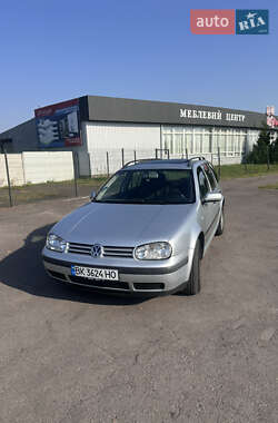 Универсал Volkswagen Golf 2004 в Костополе
