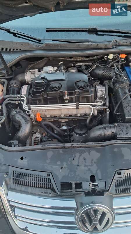 Универсал Volkswagen Golf 2008 в Томашполе