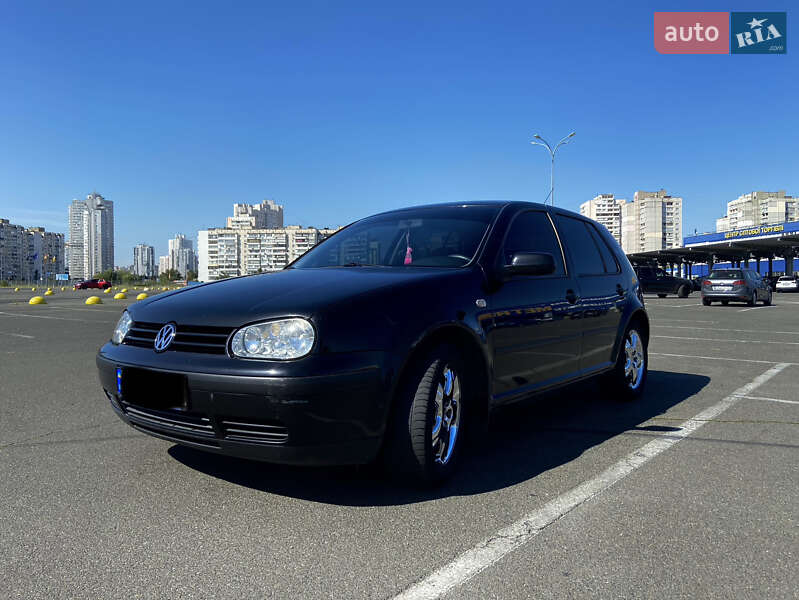 Хэтчбек Volkswagen Golf 1999 в Киеве