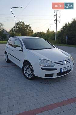 Хэтчбек Volkswagen Golf 2005 в Староконстантинове