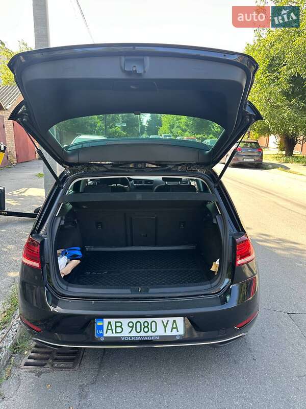 Хетчбек Volkswagen Golf 2017 в Вінниці