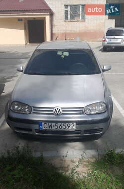 Хетчбек Volkswagen Golf 2002 в Новояворівську