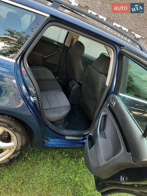 Універсал Volkswagen Golf 2011 в Стрию