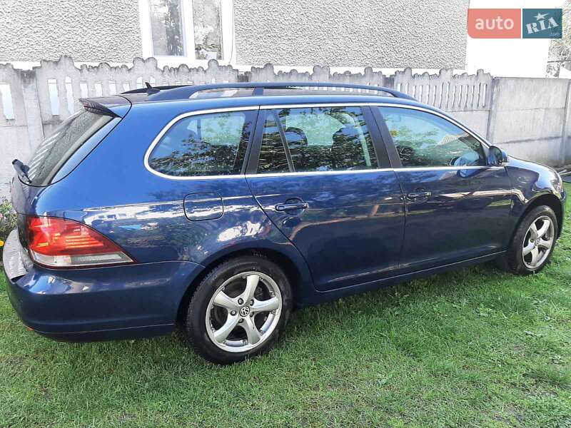 Універсал Volkswagen Golf 2011 в Стрию