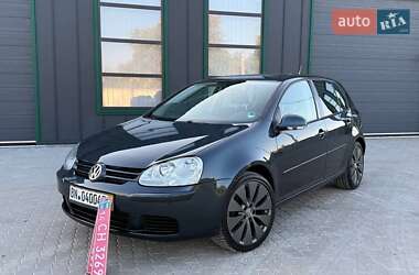 Хэтчбек Volkswagen Golf 2008 в Киеве