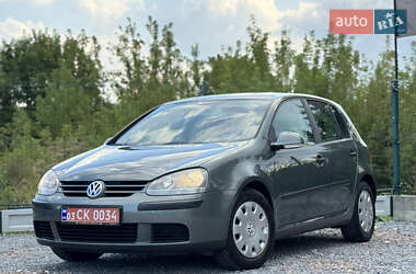 Хетчбек Volkswagen Golf 2005 в Дрогобичі